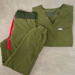 Figs women’s scrubs DARK OLIVE